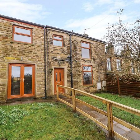 Moscow Mews Villa Bradford  Exterior photo