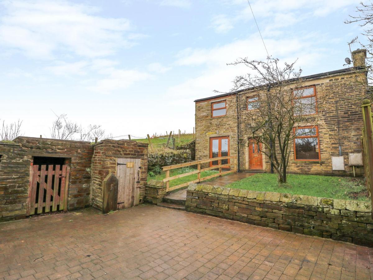 Moscow Mews Villa Bradford  Exterior photo